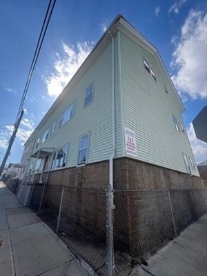 305 4th St, Fall River, MA 02721