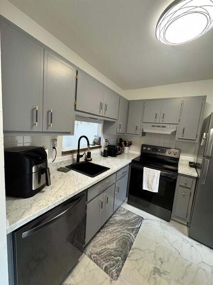 4441 NW 16th St Unit J210, Lauderhill, FL 33313