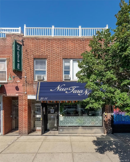 28-11 Ditmars Blvd, Astoria, NY 11105