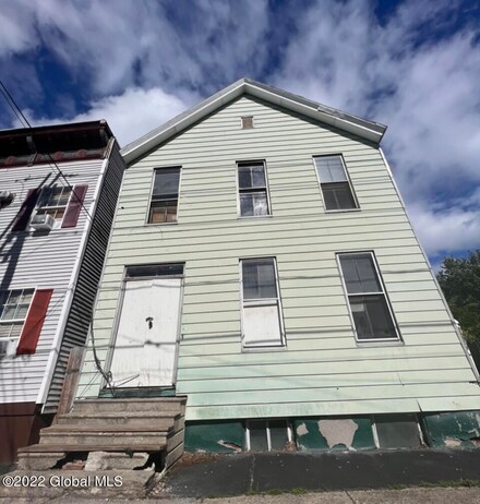 3010 7th Ave, Troy, NY 12180