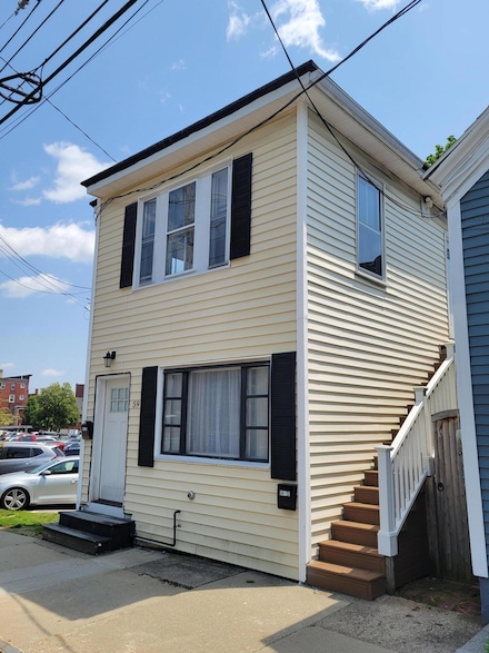 59 Washington St, Biddeford, ME 04005