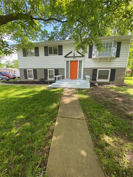 7005 Doris Dr, Indianapolis, IN 46214