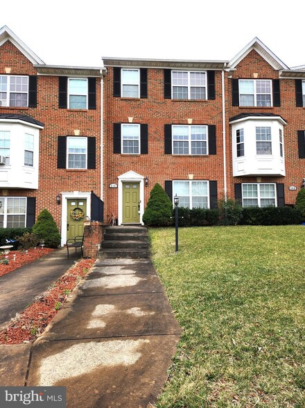 310 E 5th Ave, Ranson, WV 25438
