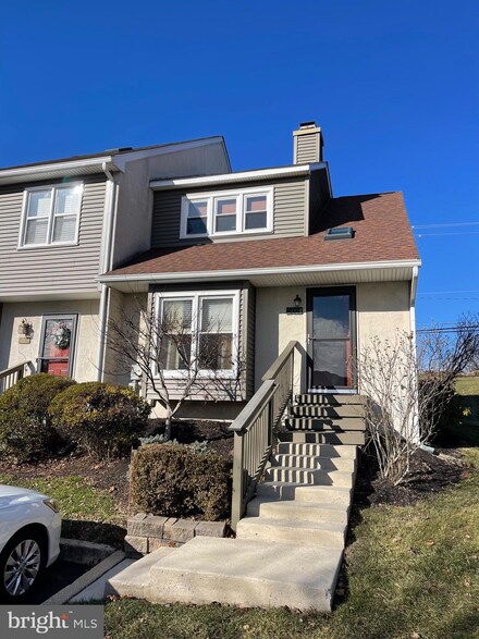 5004 Shannon Ct, Chester Springs, PA 19425