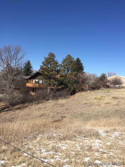 806 Skyline Dr, Cheyenne, WY 82009