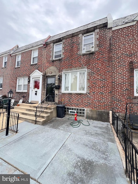 202 Stearly St, Philadelphia, PA 19111