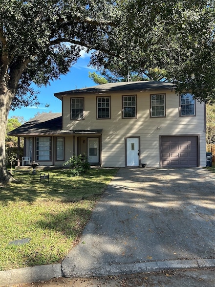 1023 Afton Ct, Tomball, TX 77375