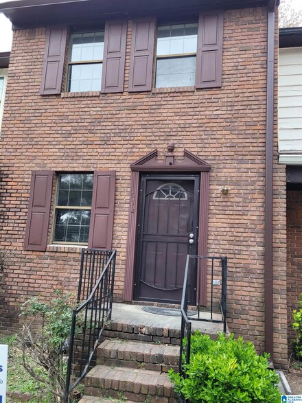 612 Valley Crest Dr, Birmingham, AL 35215