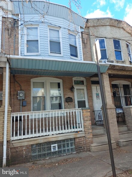 1319 Rose St, Camden, NJ 08104