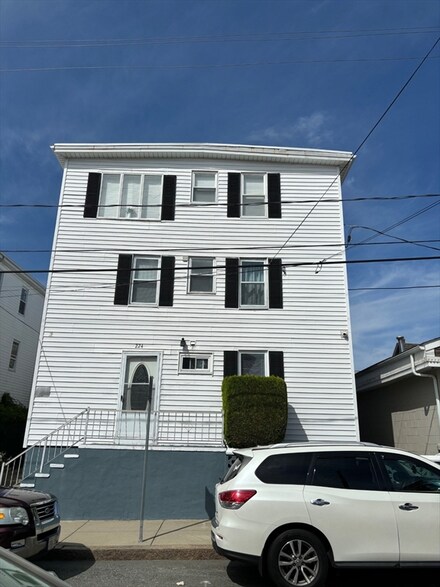 224 Plain St, Fall River, MA 02723