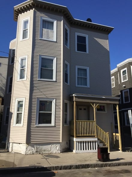 67 Marlborough St, Chelsea, MA 02150