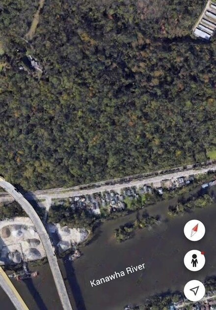 000 Roxalana Rd, Dunbar, WV 25064