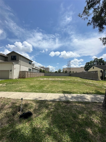 4909 Mayfair St, Bellaire, TX 77401