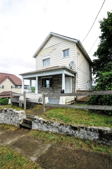 120 Lowell St, Vandergrift, PA 15690