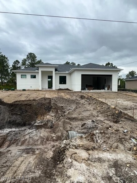 3211 41st St W, Lehigh Acres, FL 33971
