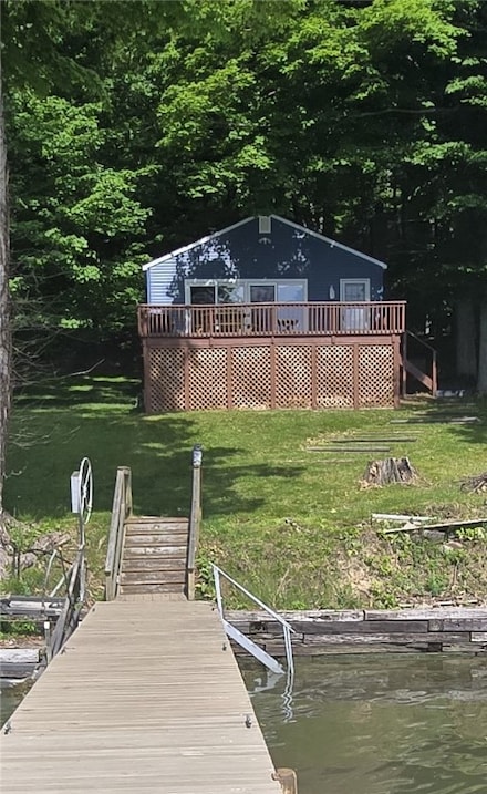 7028 Sunrise Dr, Sodus Point, NY 14555