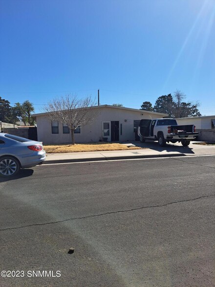 1305 S Suncrest Dr, Deming, NM 88030