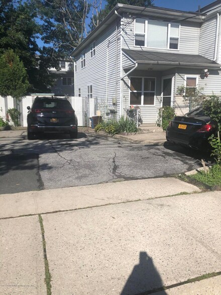 804 Bloomingdale Rd, Staten Island, NY 10309