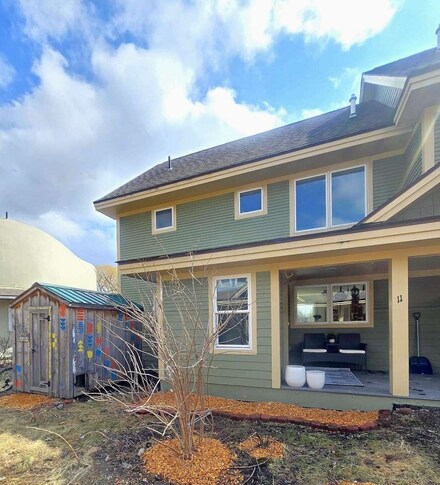 11 Common Way, Charlotte, VT 05445