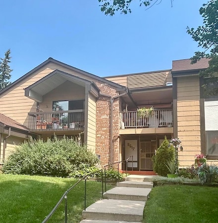8617 N Servite Dr Unit 208, Milwaukee, WI 53223