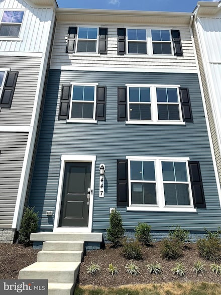 447 17th Ave, Ranson, WV 25438