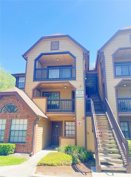 315 Lakepointe Dr Unit 201, Altamonte Springs, FL 32701
