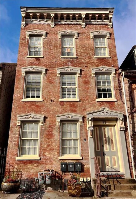 33 S 6th St, Easton, PA 18042