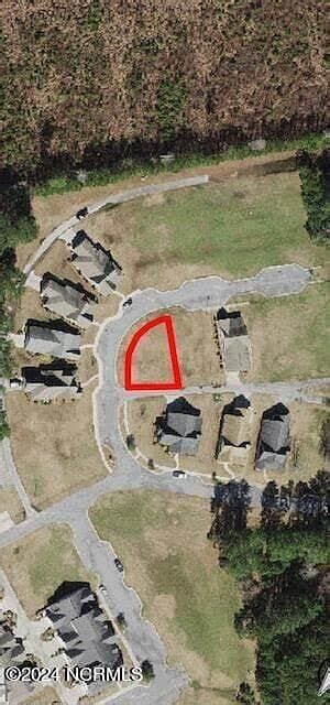 113 Albemarle Dr, Washington, NC 27889