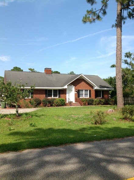 3811 Edgewood Rd, Wilmington, NC 28403