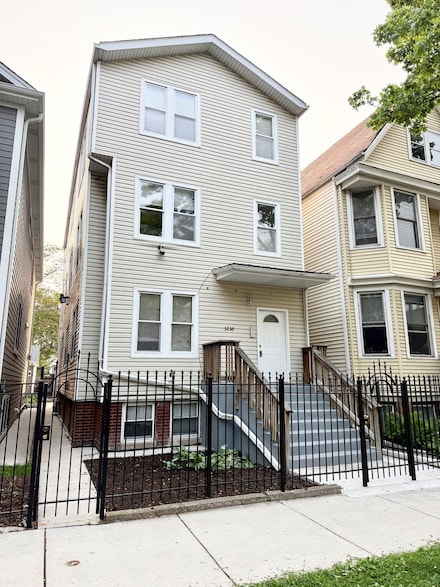 3238 N Whipple St, Chicago, IL 60618