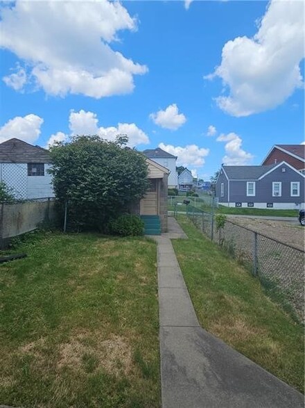 921 Bennett St, McKeesport, PA 15132