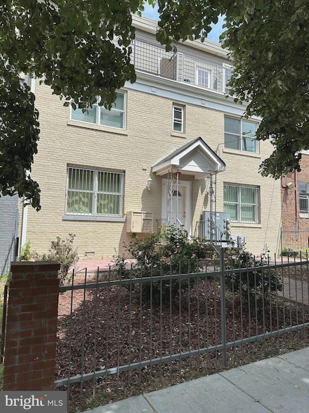 1626 R St SE, Washington, DC 20020