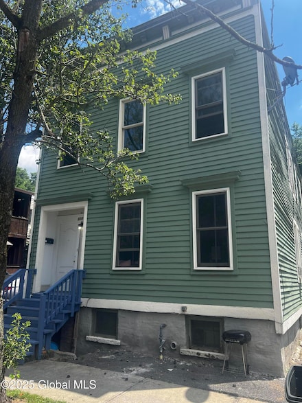 128 Dove St, Albany, NY 12202