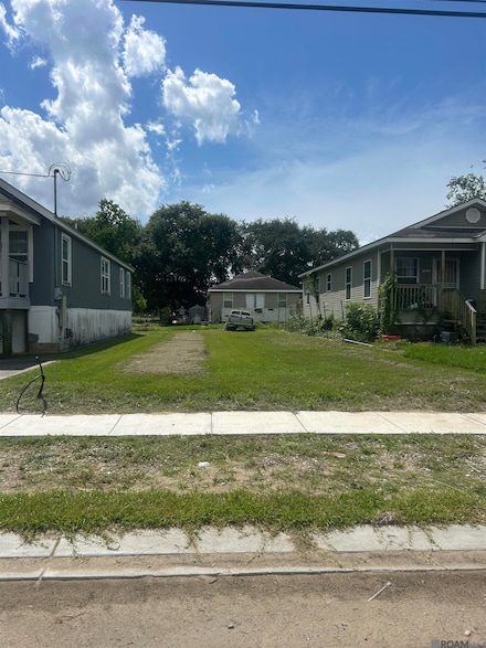 1818 Charbonnet St, New Orleans, LA 70117