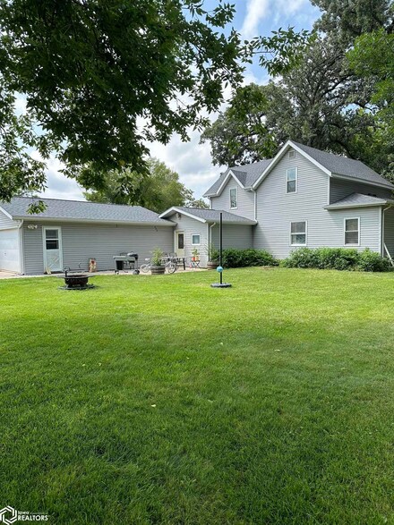 202 4th St, Livermore, IA 50558