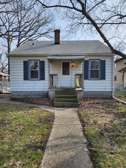 1207 E Cleveland Ave, Hobart, IN 46342