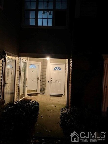 1707 Ridgeview Ct, Parlin, NJ 08859
