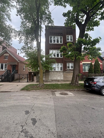 1046 N Rockwell St, Chicago, IL 60622
