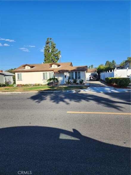 9209 Laurel Ave, Whittier, CA 90605