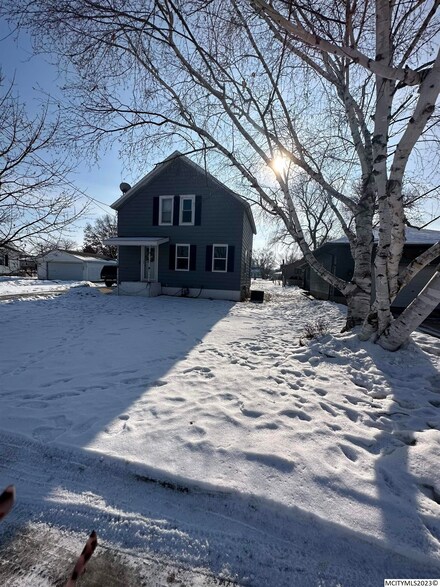 1029 2nd St NE, Mason City, IA 50401