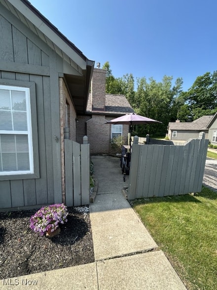 8050 Harbor Creek Dr, Mentor On the Lake, OH 44060