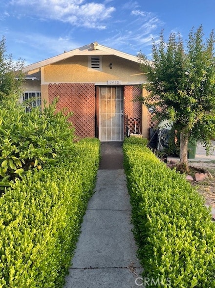 1418 W 70th St, Los Angeles, CA 90047