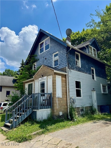 864 Delia Ave, Akron, OH 44320