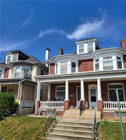 719 N 11th St, Allentown, PA 18102