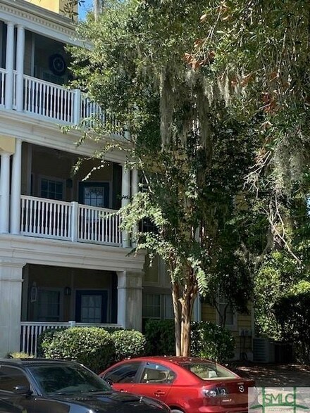 1525 Whitemarsh Way, Savannah, GA 31410