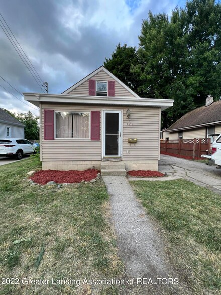 726 Cawood St, Lansing, MI 48915