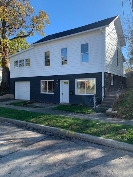 309 Hubbard St, Racine, WI 53402