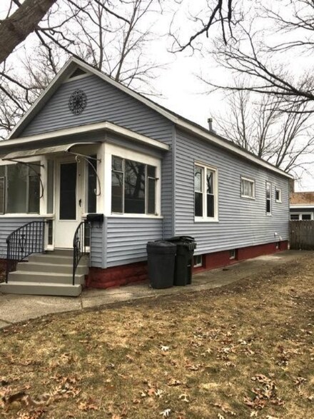 1955 Clinton St, Muskegon, MI 49442