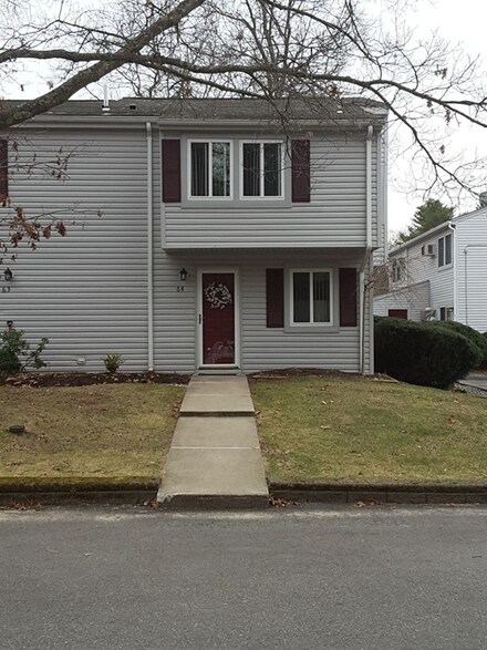 168 Hart St Unit 64, Taunton, MA 02780