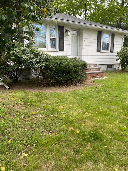 3 Lariviere Rd, Framingham, MA 01701